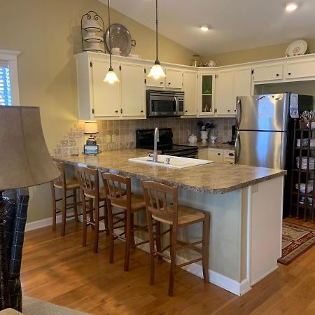 Phoenix Nest Guest Houses - Sunday House Llano 외부 사진