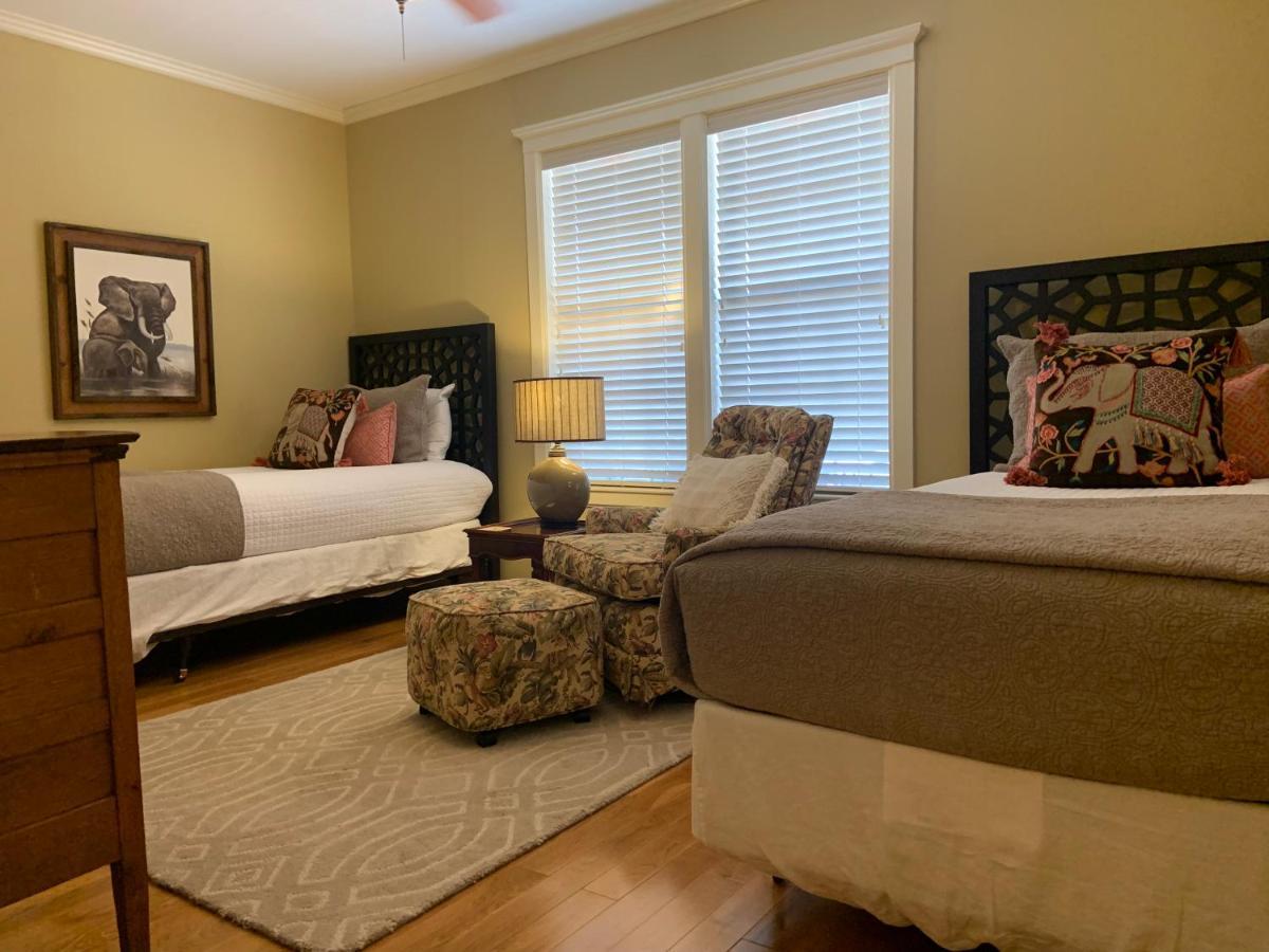 Phoenix Nest Guest Houses - Sunday House Llano 외부 사진